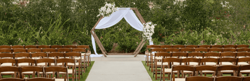 Cérémonie de mariage en extérieur : conseils & inspirations déco